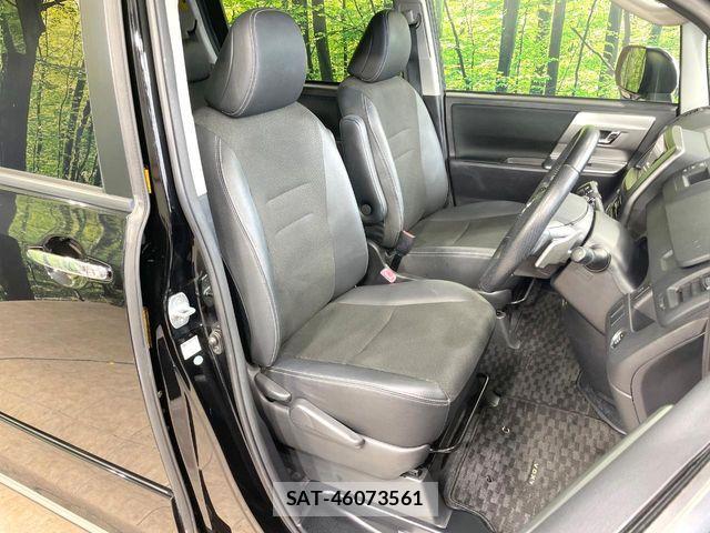 Toyota VOXY 2013-06 7273246-7