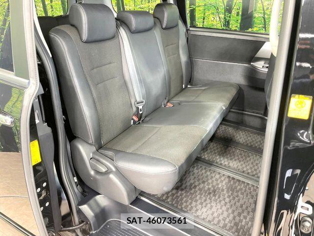 Toyota VOXY 2013-06 7273246-8
