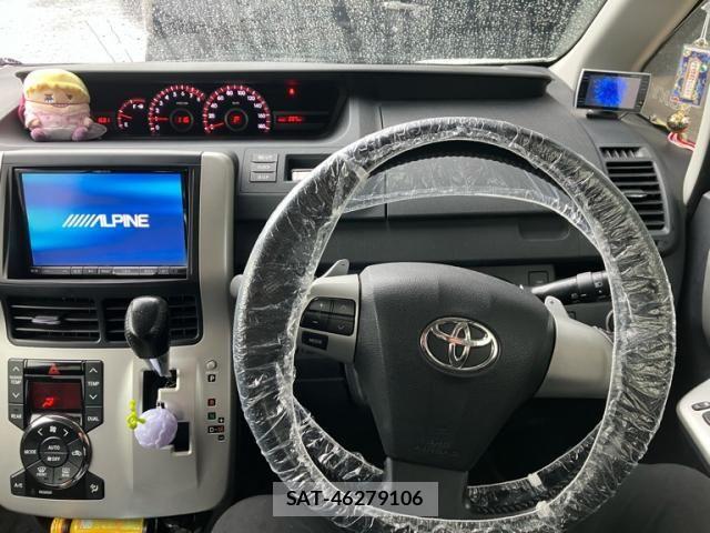 Toyota VOXY 2011-09 7273248-8