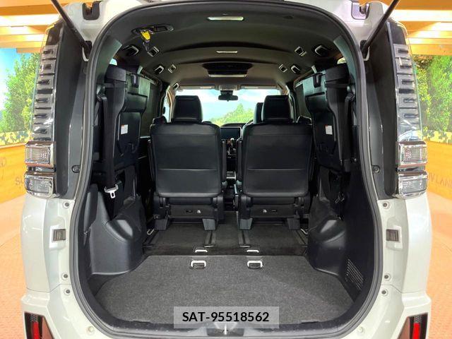 Toyota VOXY 2017-11 7271600-12