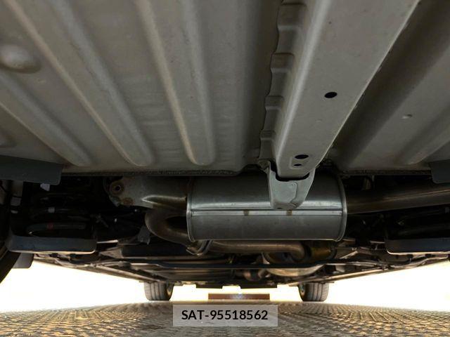 Toyota VOXY 2017-11 7271600-18