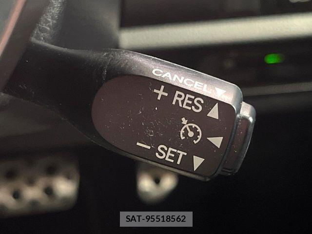 Toyota VOXY 2017-11 7271600-7