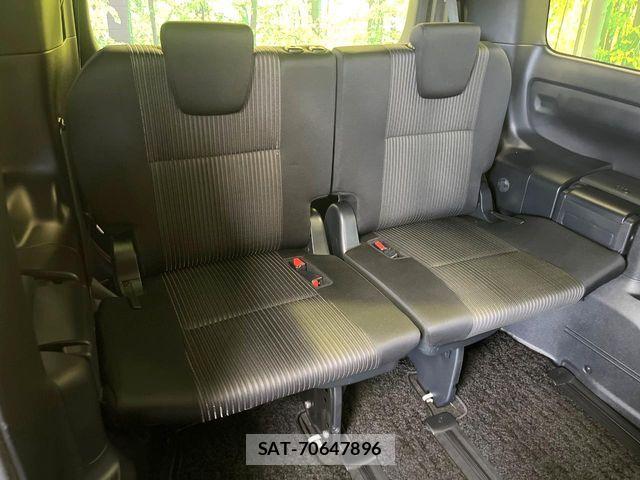 Toyota VOXY 2018-08 7271604-9
