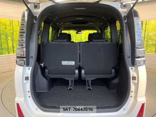 Toyota VOXY 2018-08 7271604-10