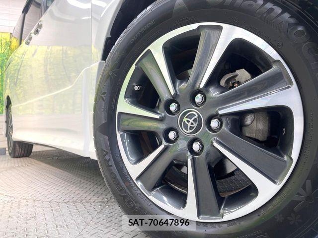 Toyota VOXY 2018-08 7271604-13