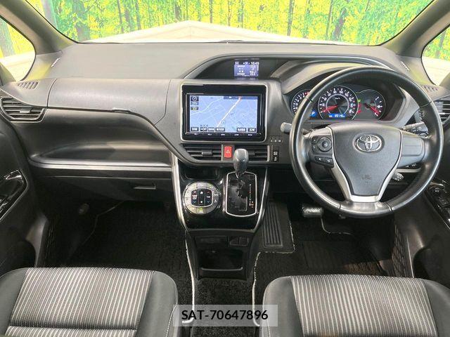 Toyota VOXY 2018-08 7271604-1