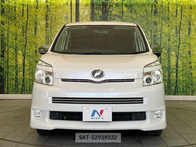Toyota VOXY 2008-09 7273249-14
