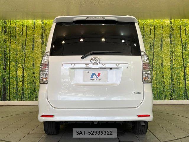 Toyota VOXY 2008-09 7273249-15