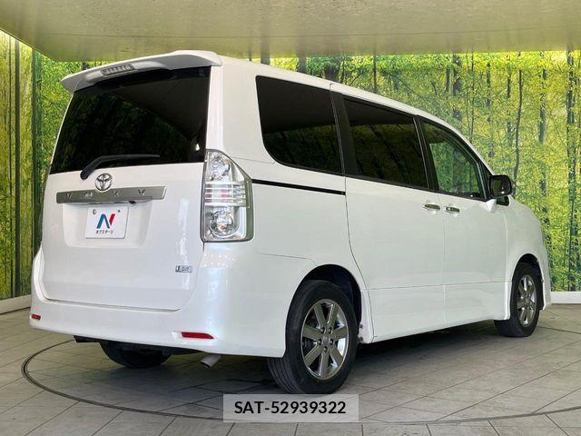 Toyota VOXY 2008-09 7273249-17