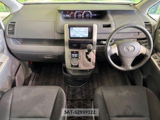 Toyota VOXY 2008-09 7273249-1
