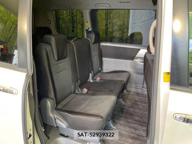 Toyota VOXY 2008-09 7273249-8