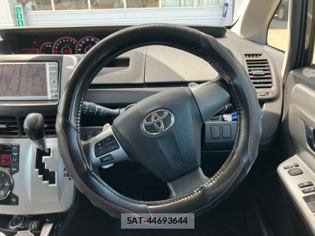Toyota VOXY 2010-10 7273247-15