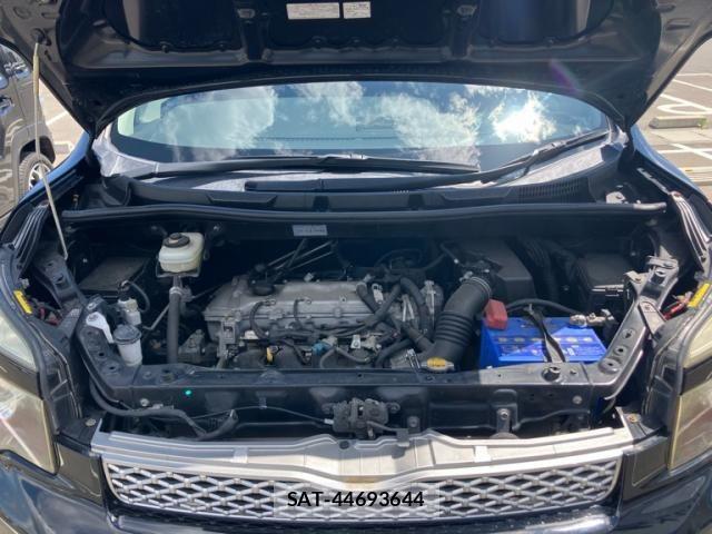 Toyota VOXY 2010-10 7273247-2