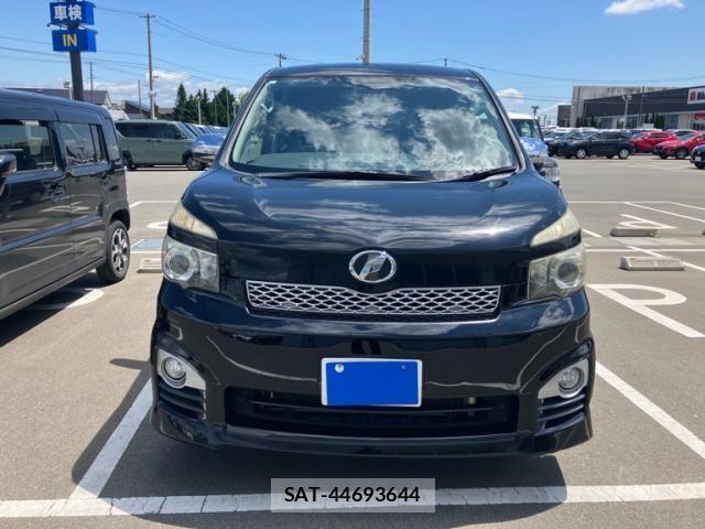 Toyota VOXY 2010-10 7273247-4