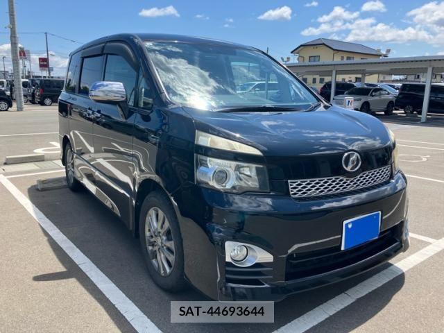 Toyota VOXY 2010-10 7273247-5