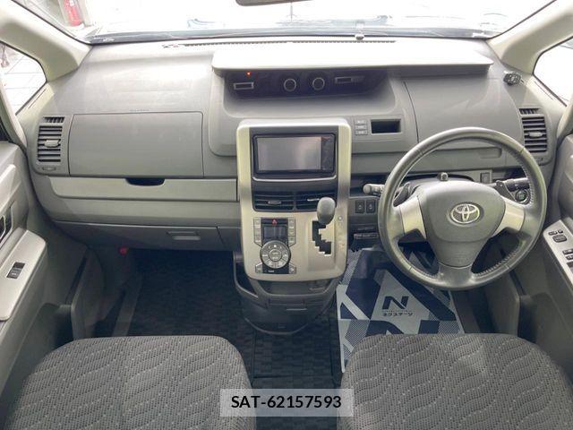 Toyota VOXY 2008-07 7272326-1