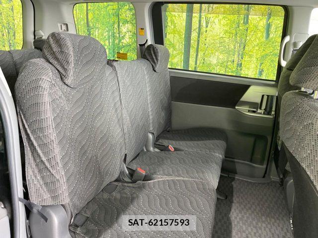 Toyota VOXY 2008-07 7272326-8