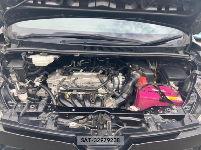 Toyota VOXY 2017-09 7272681-13