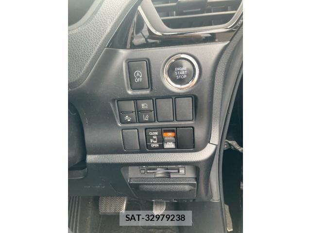 Toyota VOXY 2017-09 7272681-14
