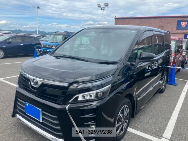 Toyota VOXY 2017-09 7272681-1