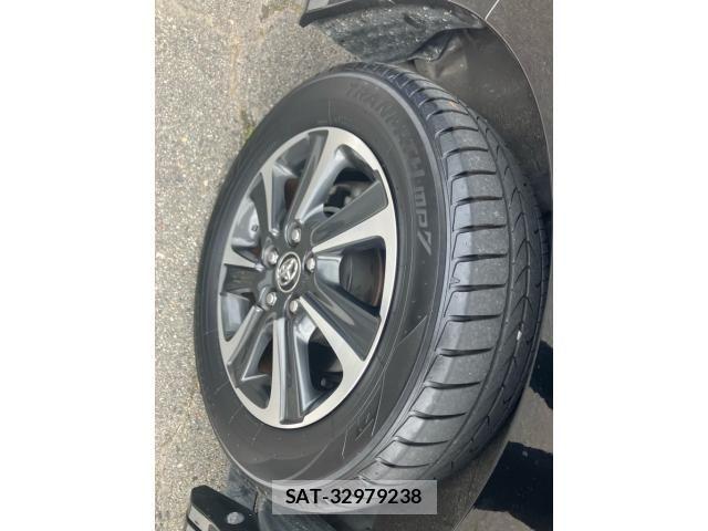 Toyota VOXY 2017-09 7272681-6