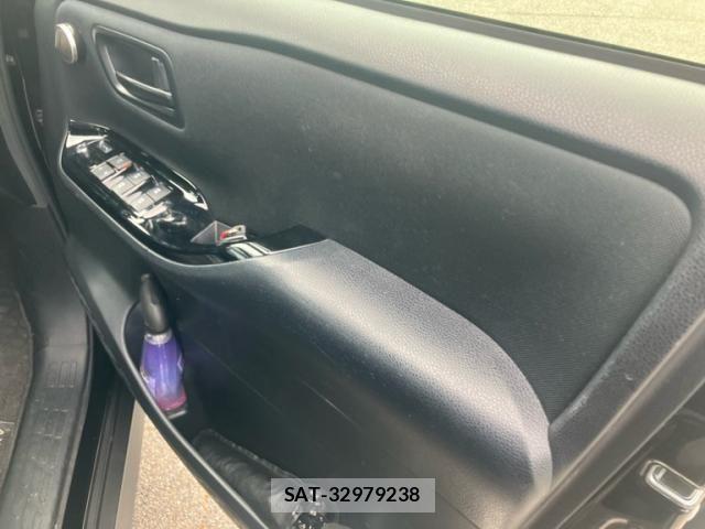 Toyota VOXY 2017-09 7272681-7