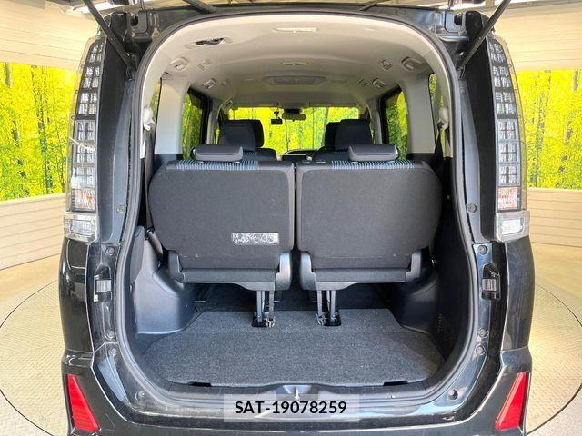 Toyota VOXY 2016-02 7271608-10