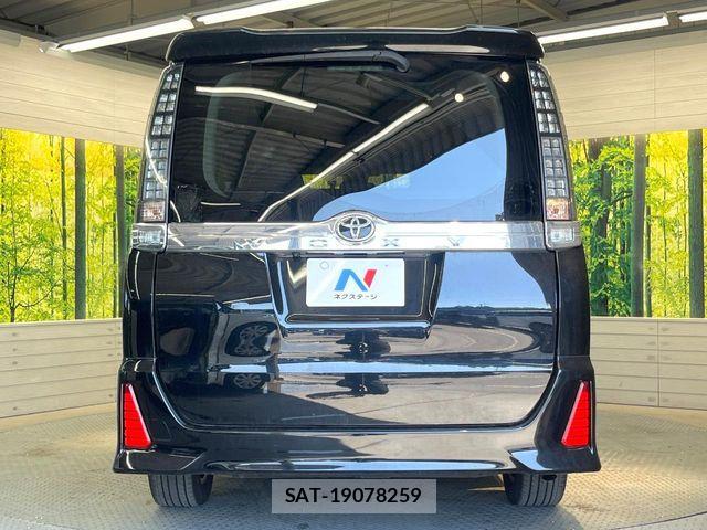 Toyota VOXY 2016-02 7271608-15