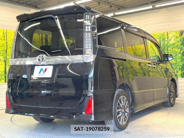 Toyota VOXY 2016-02 7271608-16