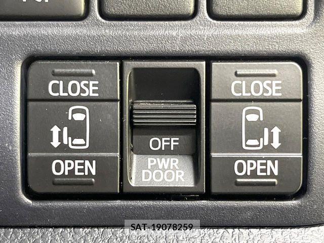 Toyota VOXY 2016-02 7271608-4