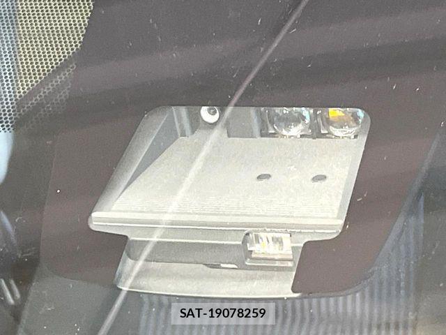 Toyota VOXY 2016-02 7271608-5