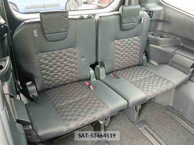 Toyota VOXY 2022-08 7272662-16