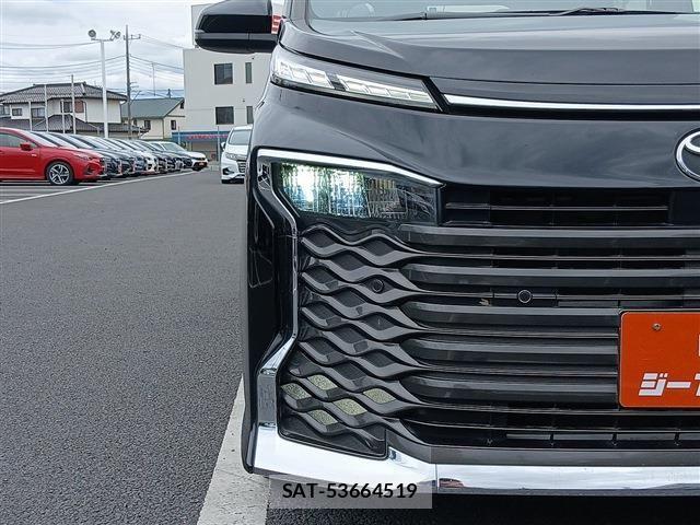 Toyota VOXY 2022-08 7272662-25