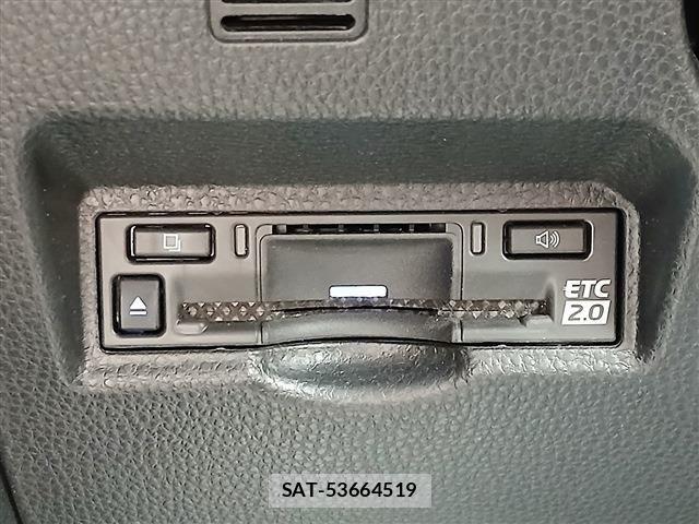 Toyota VOXY 2022-08 7272662-6