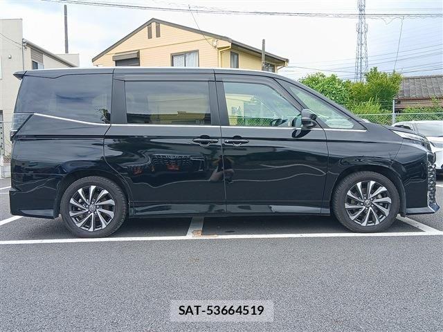 Toyota VOXY 2022-08 7272662-8