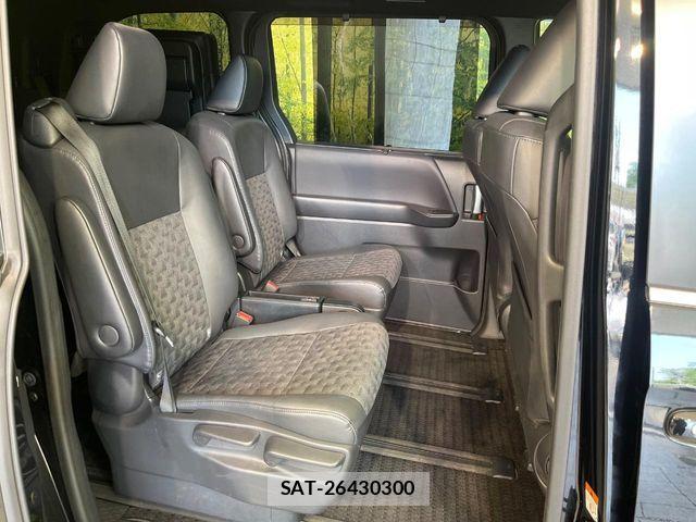 Toyota VOXY 2022-09 7273243-9