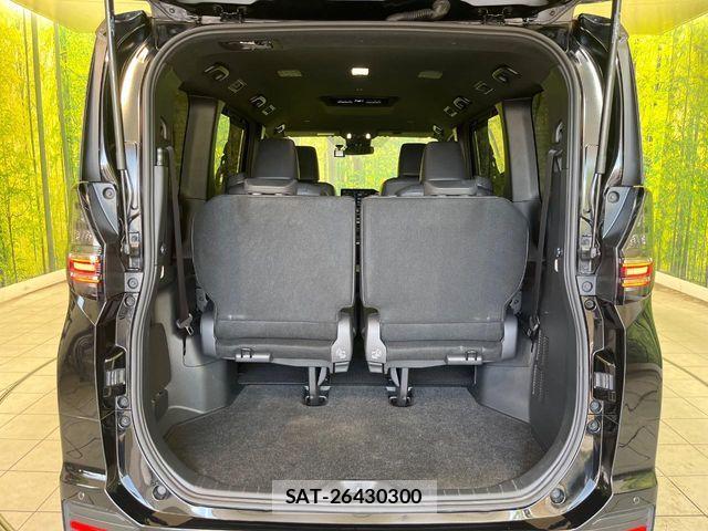 Toyota VOXY 2022-09 7273243-11