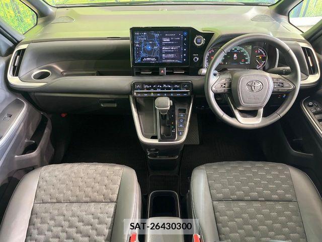 Toyota VOXY 2022-09 7273243-1