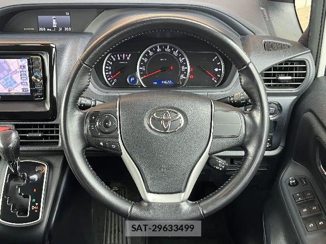 Toyota VOXY 2014-02 7271598-13