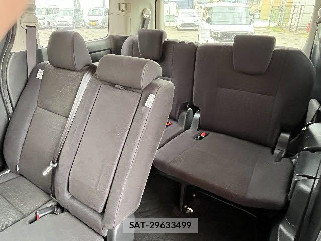 Toyota VOXY 2014-02 7271598-16