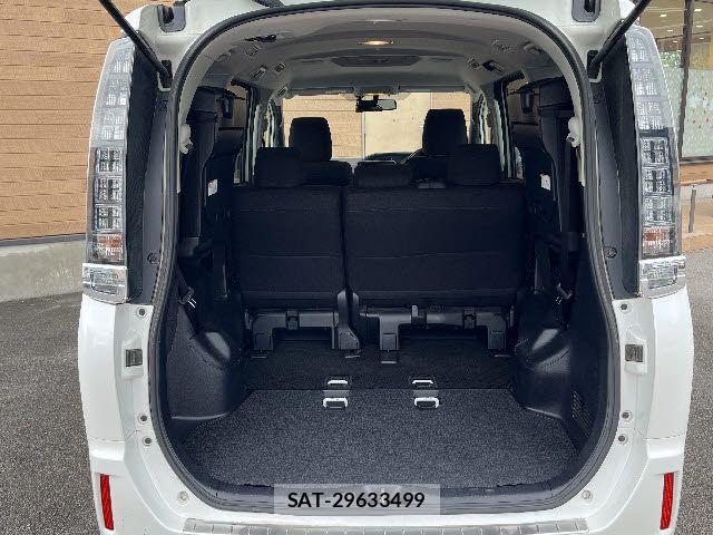 Toyota VOXY 2014-02 7271598-20