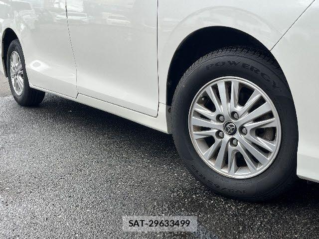 Toyota VOXY 2014-02 7271598-26