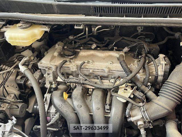 Toyota VOXY 2014-02 7271598-27