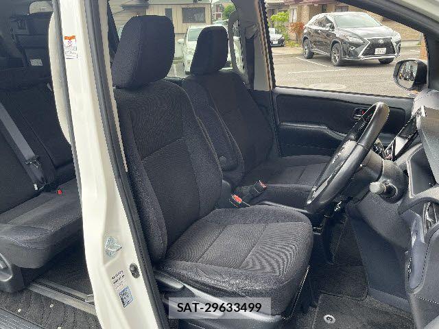 Toyota VOXY 2014-02 7271598-3