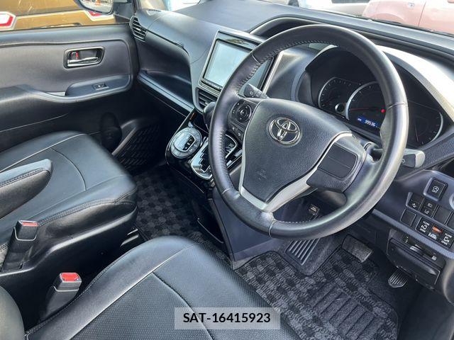 Toyota VOXY 2016-01 7271601-2