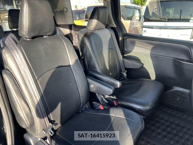 Toyota VOXY 2016-01 7271601-3