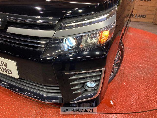 Toyota VOXY 2016-12 7271606-11