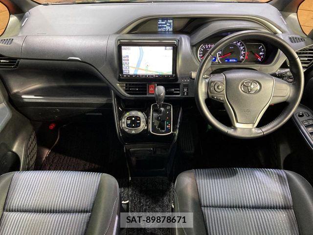 Toyota VOXY 2016-12 7271606-1