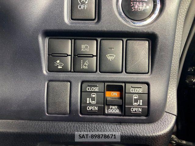 Toyota VOXY 2016-12 7271606-5