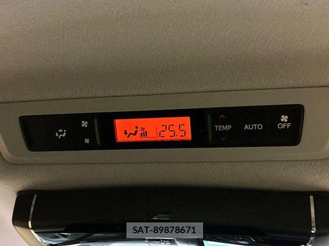 Toyota VOXY 2016-12 7271606-6